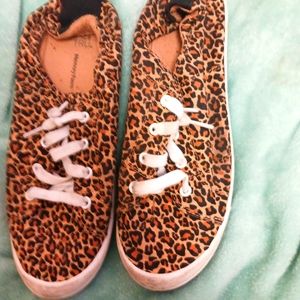 Size 9 cheetah print sneakers